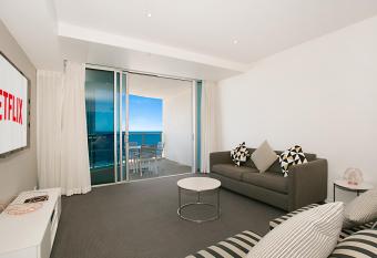 Number 1 H Residences - WiFi, Parking & More by Gold Coast Holidays has Balcony rooms