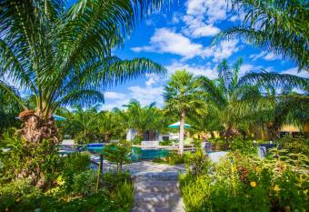 Palm Pran Resort has Balcony rooms