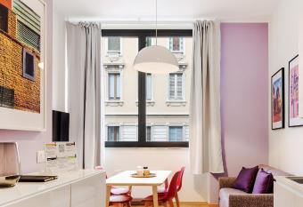 Italianway-Bergonzoli Place allows 18 year olds to book a room