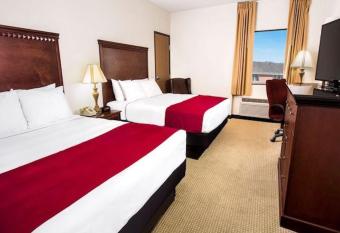 AmericInn by Wyndham Branson & Conference Center has Balcony rooms
