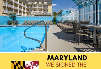 Madison Beach Motel has Balcony rooms