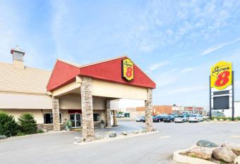 Super 8 by Wyndham Cambridge/Kitchener/Waterloo Area has Smoking rooms