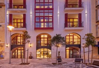 Fil Suites allows 18 year olds to book a room