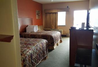 Budgetel Inn and Suites allows 18 year olds to book a room