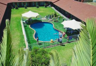 Julie-Anna, Bendigo allows 18 year olds to book a room