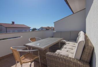 Apartmani Bistri  i   has Balcony rooms