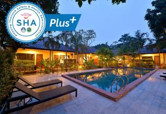 Happy Cottage has Balcony rooms