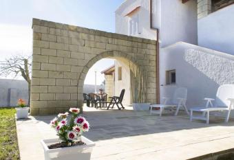 Villa Cisterna - Direzione Salento has Balcony rooms