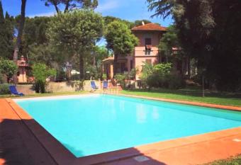 Villa Al Piano allows 18 year olds to book a room