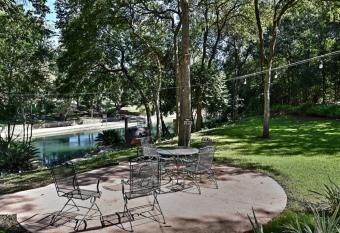 Comal River Cottage #403-A has Balcony rooms