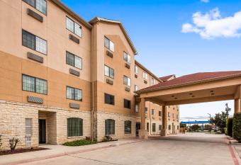 Best Western Windsor Pointe Hotel & Suites-Frost Bank Center has Smoking rooms