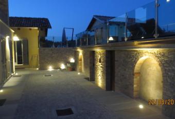 Casa Visette allows 18 year olds to book a room