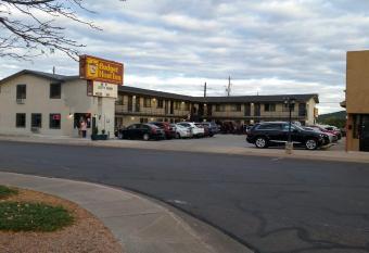 Motel 6 Williams Az Downtown Grand Canyon allows 18 year olds to book a room