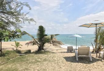 Paradise Lamai Bungalow has Smoking/Balcony rooms