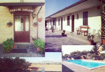 Camere Carloni has Balcony rooms