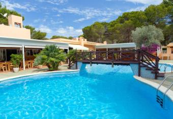 Ses Eufabietes Apartments & Restaurant has Balcony rooms