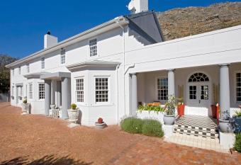 Capeblue Manor House allows 18 year olds to book a room
