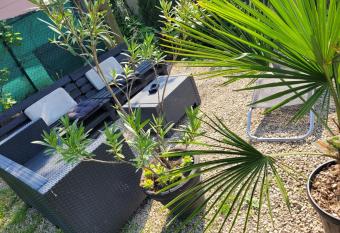 Apartman La Martina has Balcony rooms