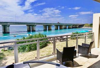 Oceans Cottage has Balcony rooms