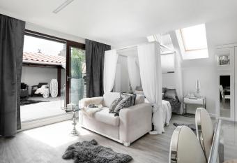 Sweet Suite allows 18 year olds to book a room