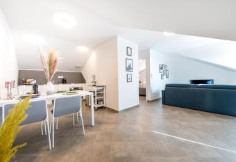 Apartments Villa Poco Loco allows 18 year olds to book a room