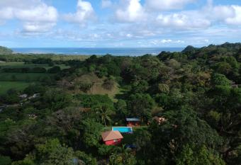 El nido rojo has Balcony rooms