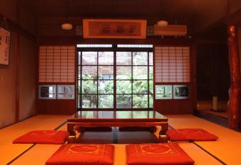 Guesthouse Naramachi has Balcony rooms