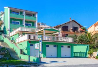 Villa Drago has Balcony rooms