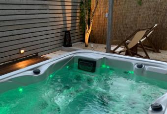 Rokamare allows 18 year olds to book a room