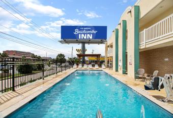Motel 6 Galveston, Tx - Beach/Seawall allows 18 year olds to book a room