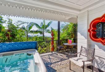 Hotel Villa Caletas has Balcony rooms