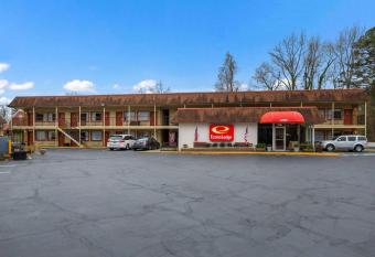 Econo Lodge Historic Area has Smoking rooms