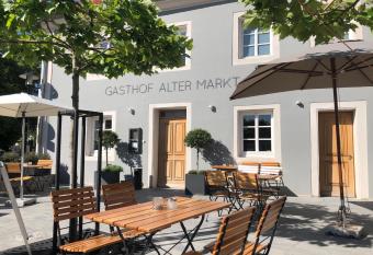 Gasthof Alter Markt has Balcony rooms