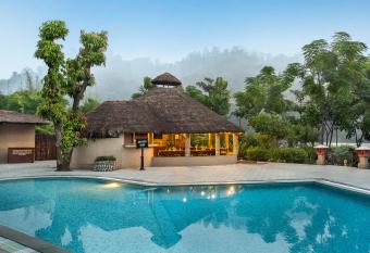 The Riverview Retreat Corbett by Leisure Hotels has Balcony rooms