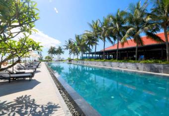 Sunshine Apartment in 5* resort has Smoking/Balcony rooms