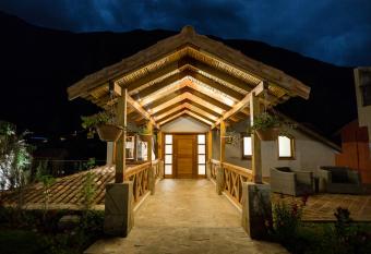 Intiterra Apart Hotel Villas has rooms with a private hot tub