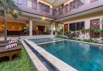 Kecik Inn has Balcony rooms