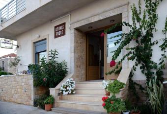 Kritikos Rooms has Balcony rooms