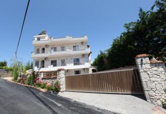 Vila Anhel has Balcony rooms
