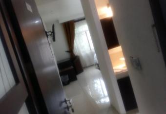 Hotel SanJo allows 18 year olds to book a room