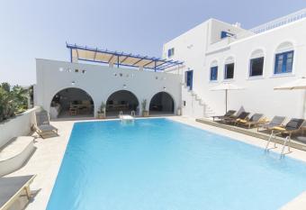 Hotel Semeli has Balcony rooms