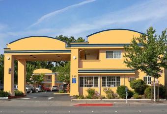 Americas Best Value Inn - Chico has Smoking/Balcony rooms