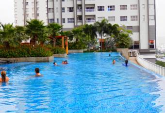 Sunrise City Trang  s Apartment W2-1704 has Balcony rooms