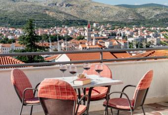 Apartments Kudelik has Balcony rooms