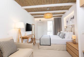 Anastasia Apartments Hanioti allows 18 year olds to book a room