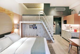 room2 Southampton Hometel allows 18 year olds to book a room