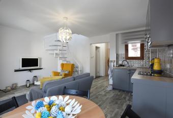 Alp Suites Limon has Balcony rooms