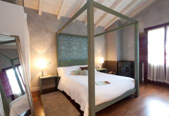 Casa Rural Etxegorri allows 18 year olds to book a room