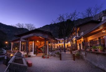 The Earls Court by Leisure Hotels has Balcony rooms