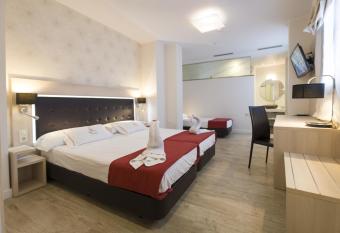 El Mudayyan has Balcony rooms